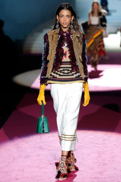 Look 22